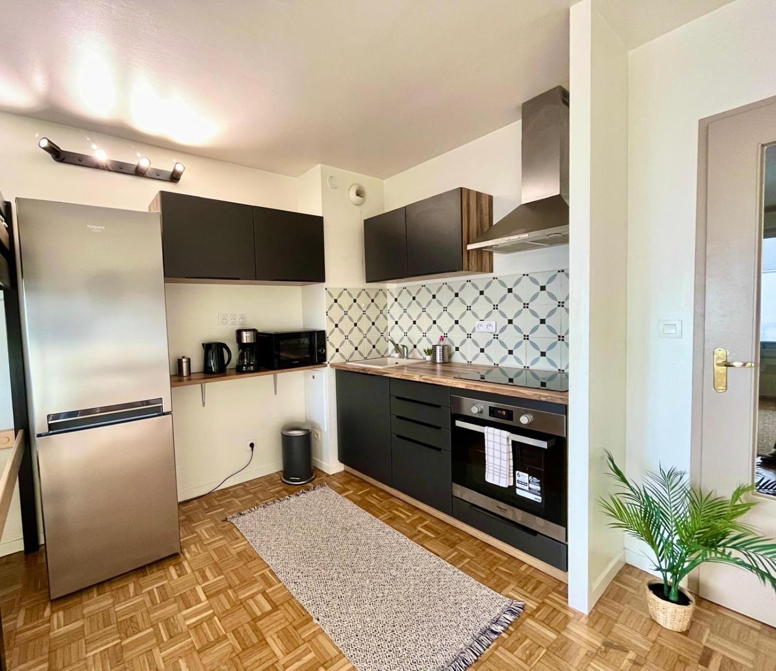 Logement Renove Proche Centre-Ville Lyon Villeurbanne Exterior photo