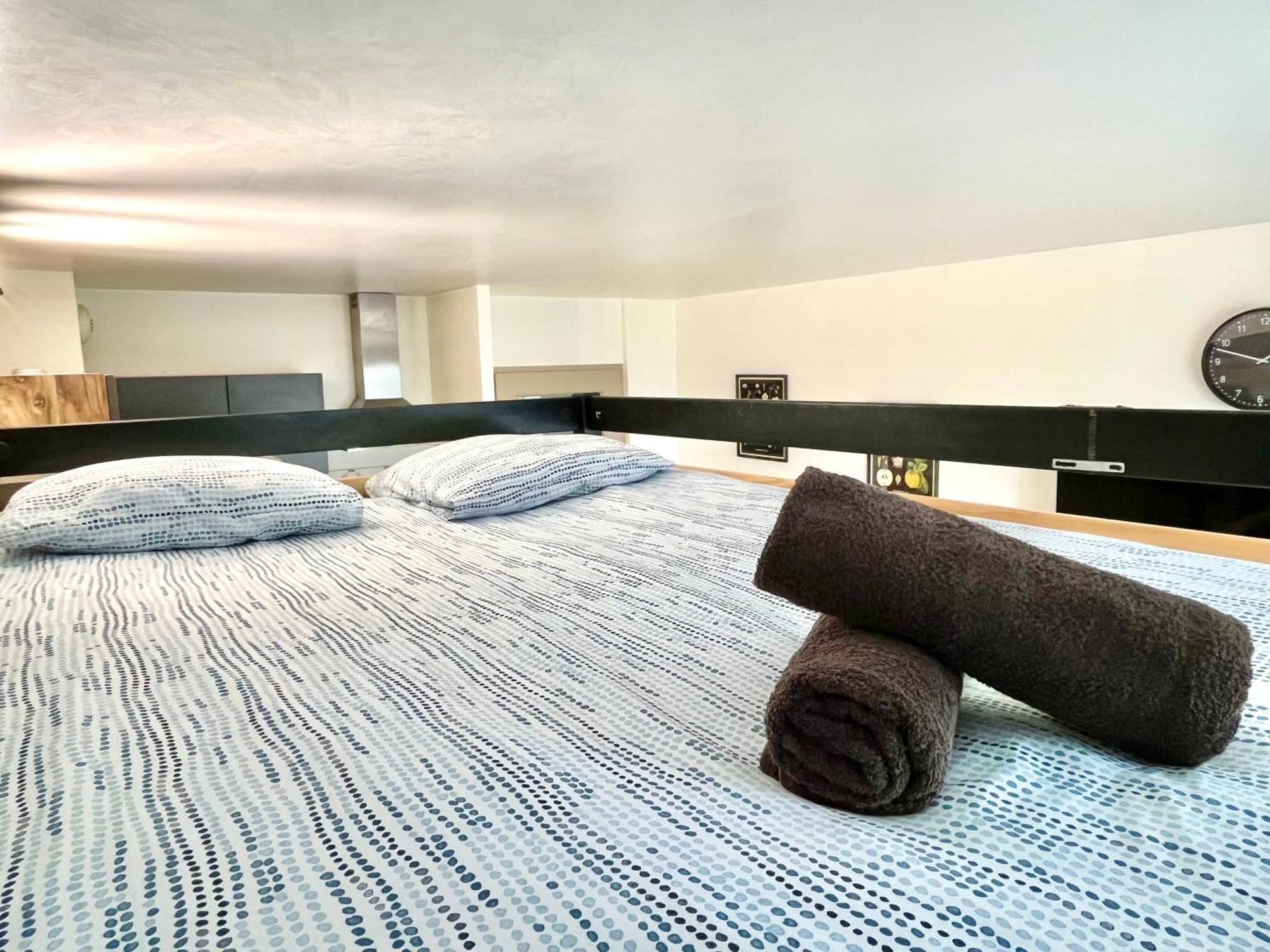 Logement Renove Proche Centre-Ville Lyon Villeurbanne Exterior photo